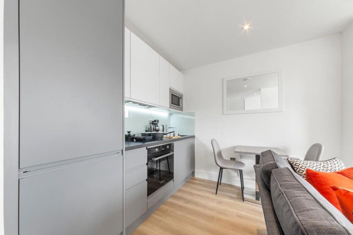 Bright Contemporary In Apartamento East Grinstead